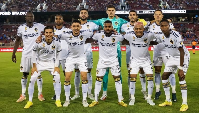‘Chicharito’ y Galaxy derrotan al Nashville y avanzan en los playoffs de la MLS