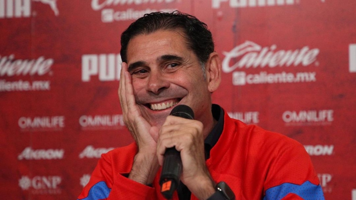 ¿Llega y se va? Fernando Hierro encuentra nuevo trabajo tras llegar a Chivas