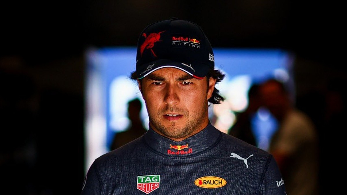 Director de Ferrari critica a F1 por no quitarle el triunfo a ‘Checo’ en GP de Singapur