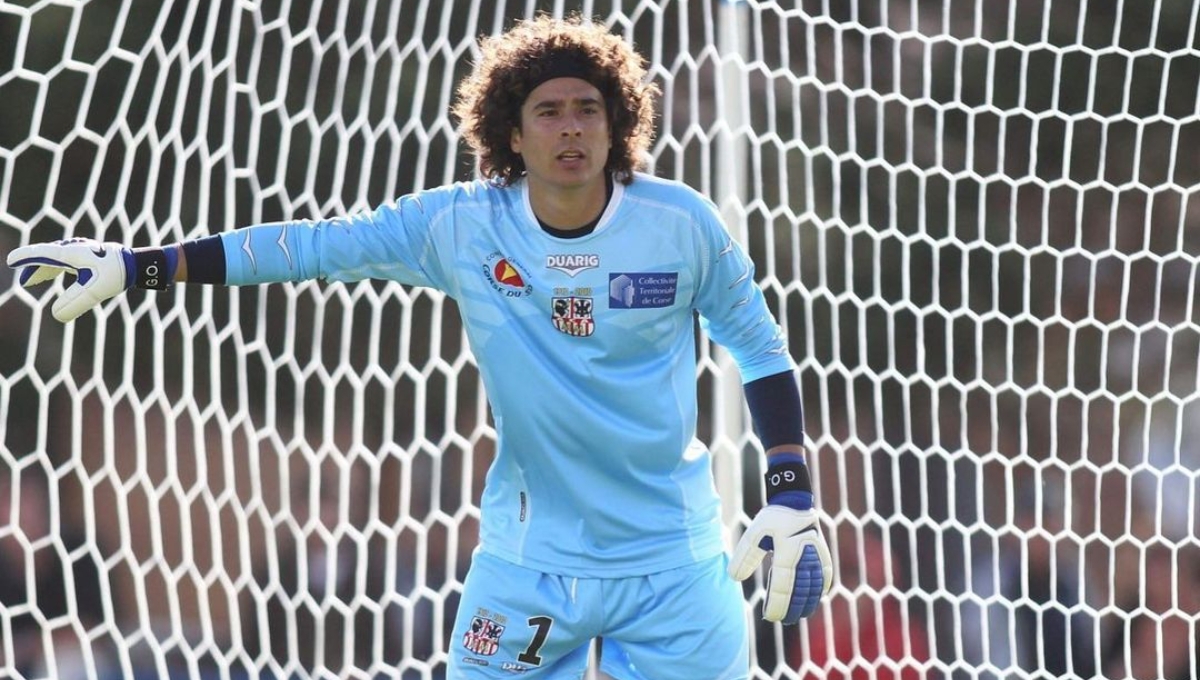 ¿Cuál es el récord de Guillermo Ochoa  en Francia que nadie puede romper?