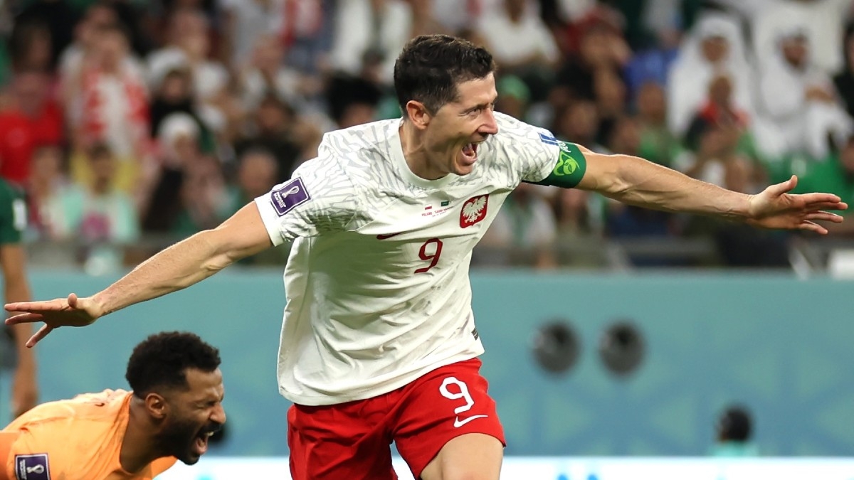 Lewandowski y Polonia vencen a Arabia Saudita y ‘ayuda’ a México en su pelea por octavos