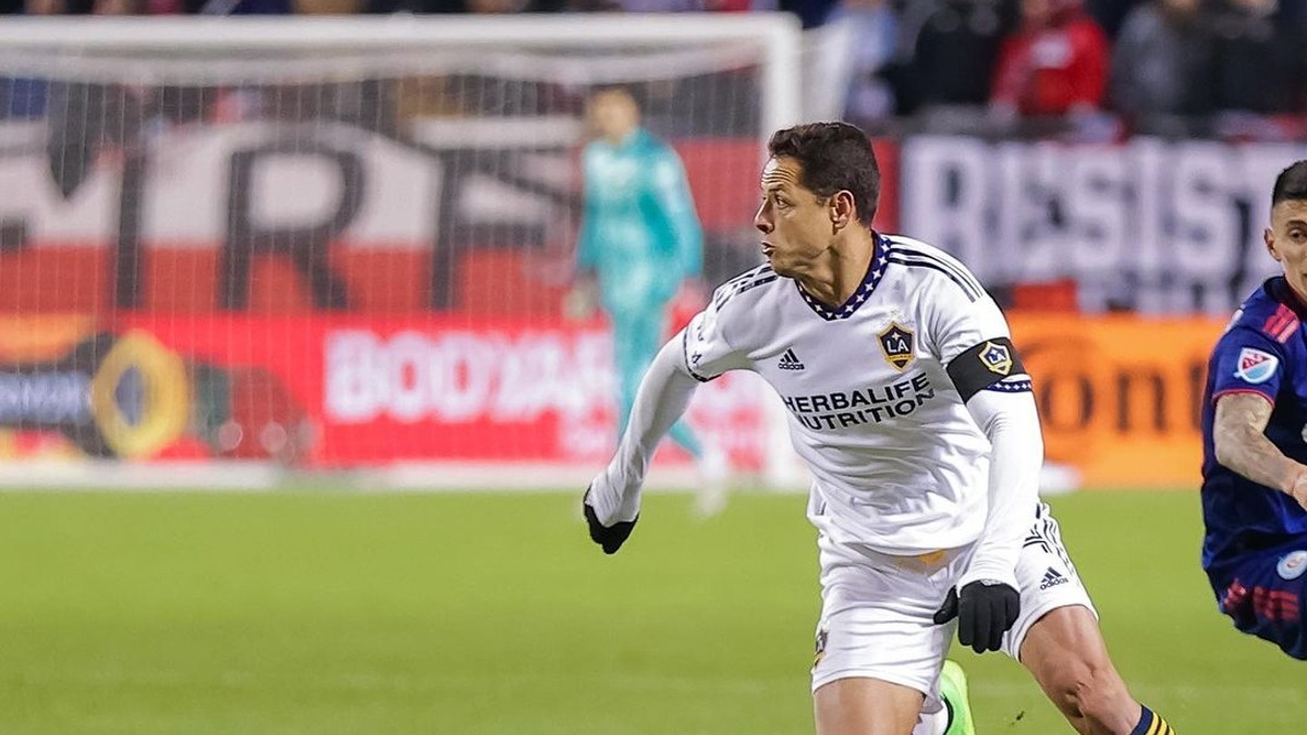 ¡INCRÉDULO! Rafa Márquez dice no entiende la ausencia de ‘Chicharito’ del ‘Tri’