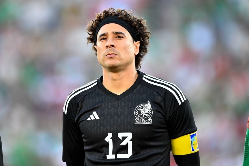 Guillermo Ochoa pudo sufrir accidente aéreo durante viaje a la concentración de Selección Mexicana