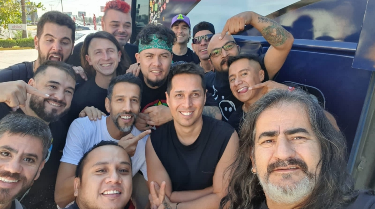 Los Caligaris despiden a músico que atacó a México