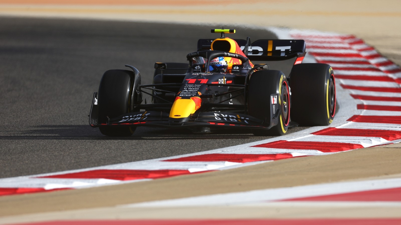 ‘Checo’ queda en el Top 10 y Hamilton sufre en las prácticas del GP de Bahréin