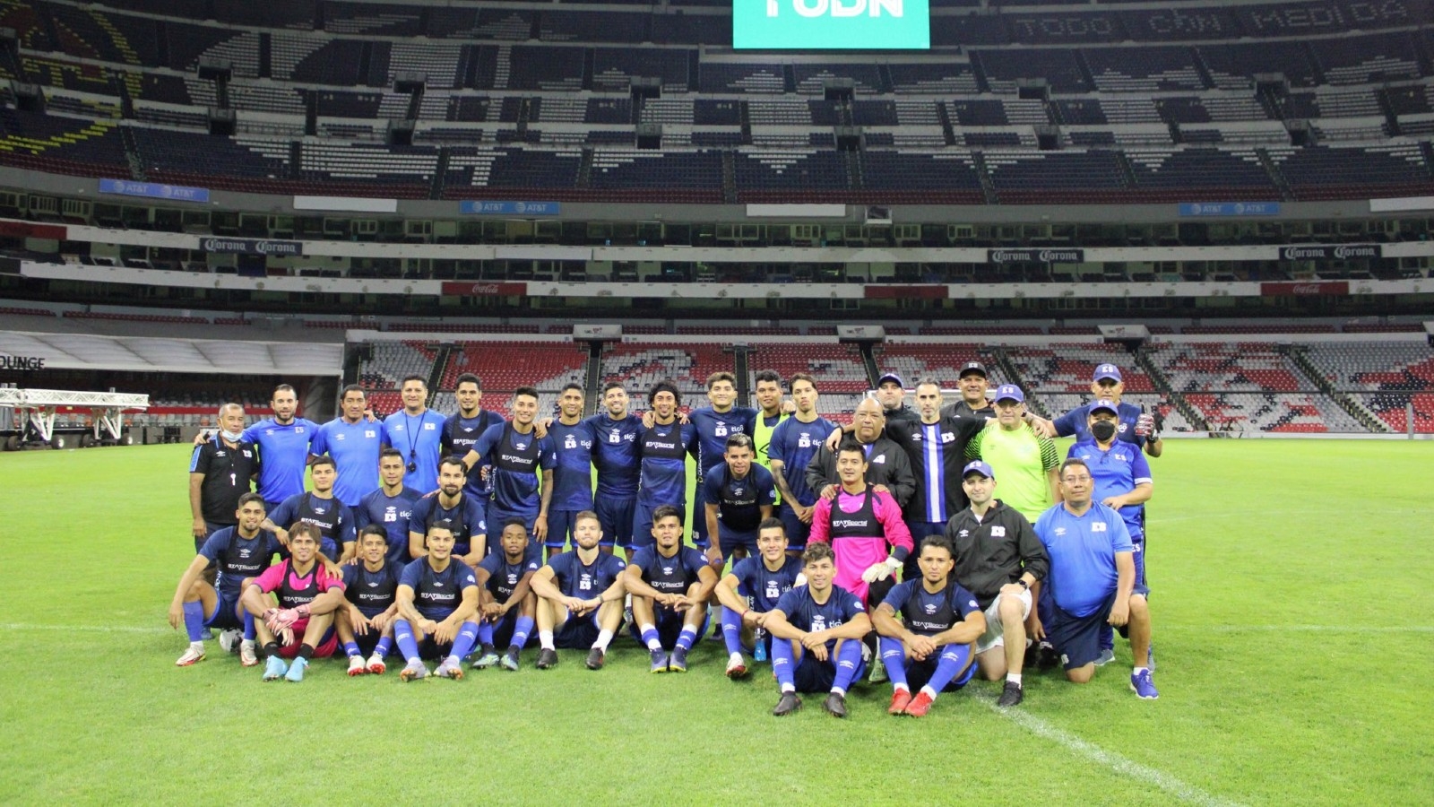 El Salvador, sin nada que perder, quiere sorprender al 'Tri' en el Azteca