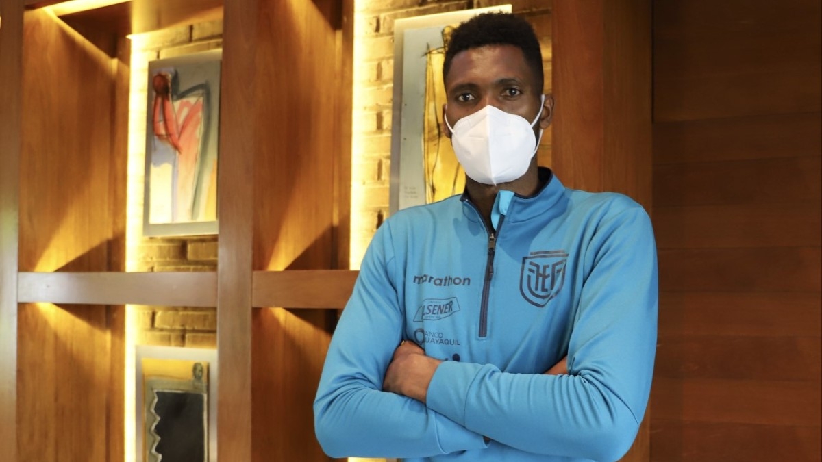 ExDT de Chile asegura que Alexander Domínguez, exportero de Rayados, no es ecuatoriano
