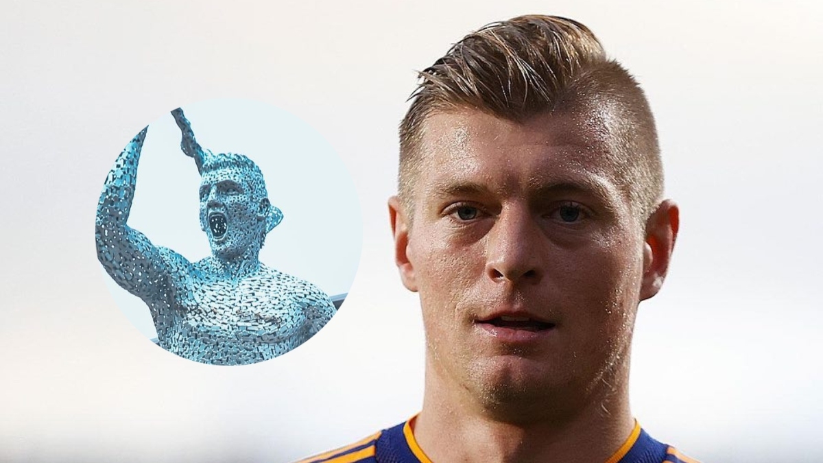 Toni Kroos se burla de su parecido con la estatua del 'Kun' Agüero