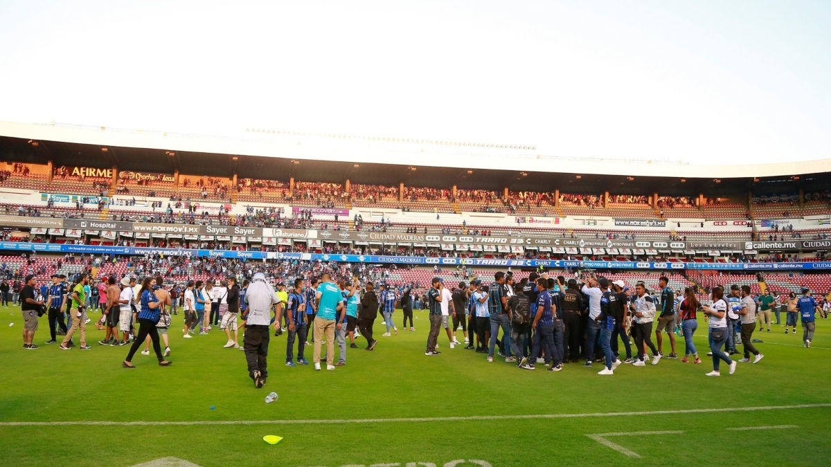 Detienen a barristas del Atlas por violencia en el Estadio Corregidora