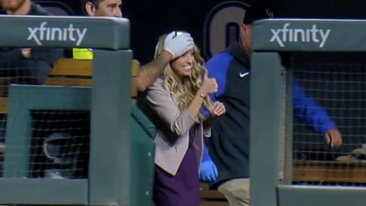 Kelsey Wingert, la periodista golpeada por una pelota de beisbol a 153 km/h