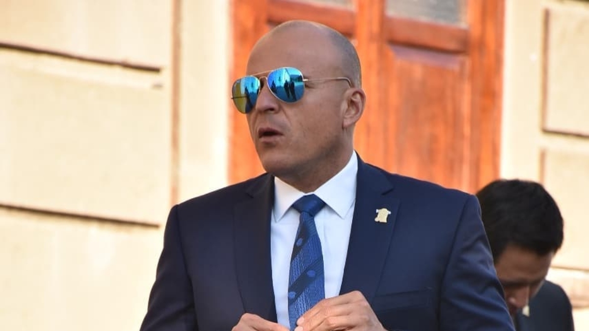"Estoy ch*pando en una boda"; dice Chacón sobre el arbitraje del Tigres vs Atlas