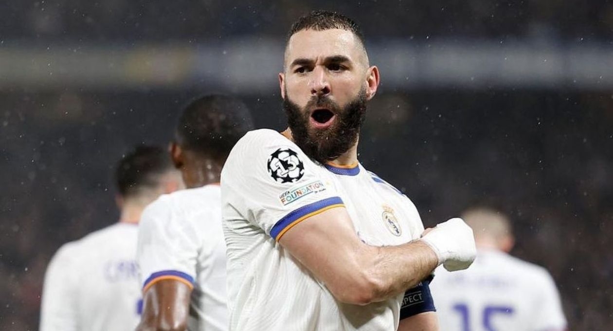 Dani Alves dice que Benzema está haciendo méritos para ganar el Balón de Oro