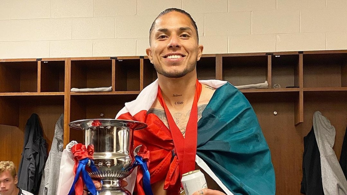 Carlos Salcedo es campeón con Toronto del Campeonato Canadiense... ¡2020!