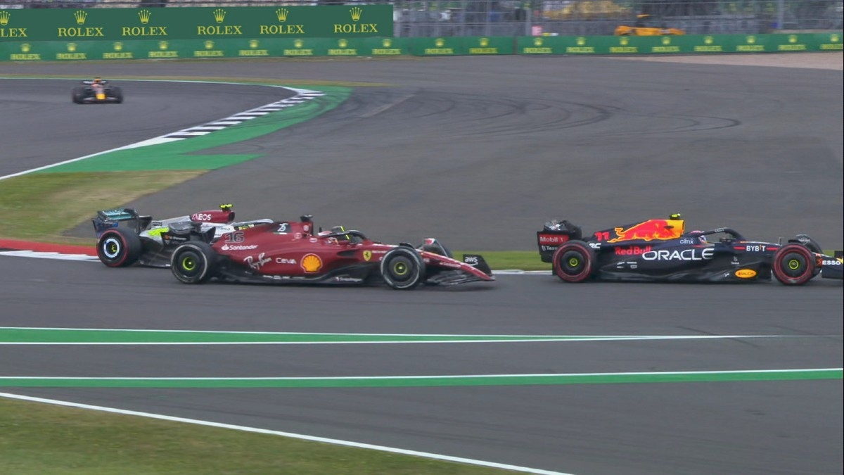 ‘Checo’, Leclerc y Hamilton pelean por podio en el GP de Gran Bretaña; Sainz gana