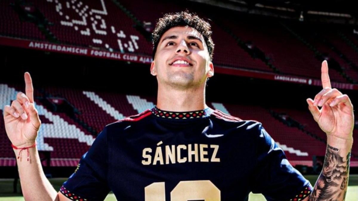 VIDEO: La emotiva bienvenida de Edson Álvarez a Jorge Sánchez en el Ajax