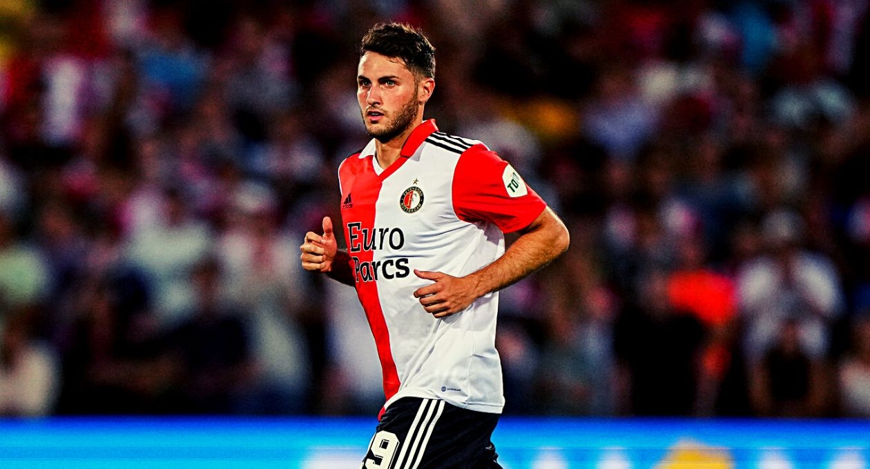 Santiago Giménez debuta en el empate del Feyenoord contra el Heerenveen