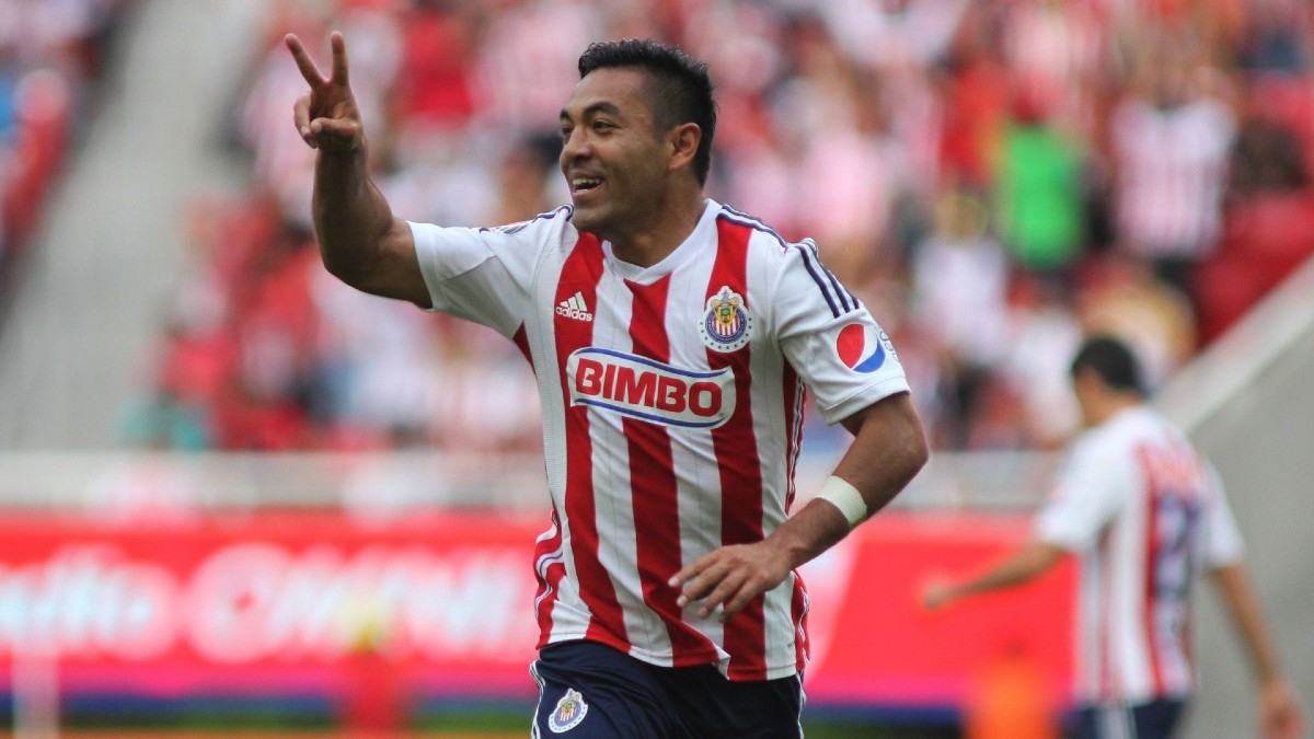 “Faltan jugadores que sientan los colores de Chivas”, dice Marco Fabián