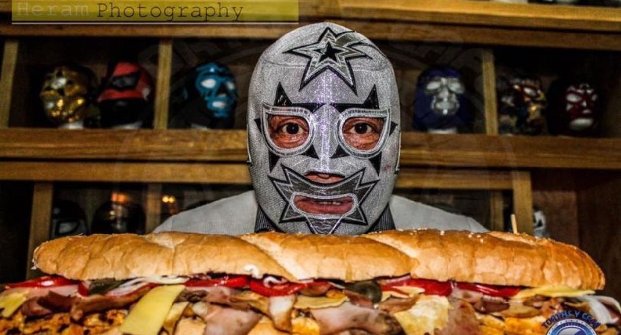 Tortas Súper Astro: ¿cuánto cuestan y dónde está el negocio del luchador?