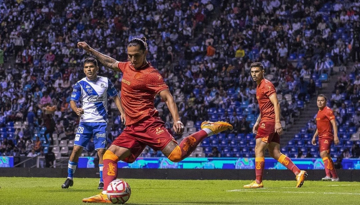 Carlos Salcedo corrió a su community manager por tuitear contra el arbitraje