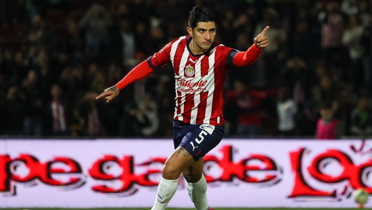 VIDEO: ‘Pocho’ Guzmán se estrena en victoria de Chivas ante Juárez con polémico penal