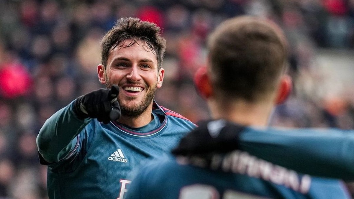 VIDEO: Santiago Giménez anota en el empate del Feyenoord ante Twente; ¿cuántos goles lleva?
