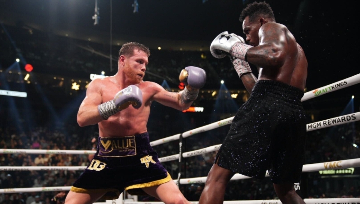 Canelo Álvarez entra a exclusiva lista de cuatro boxeadores tras vencer a Jermell Charlo, ¿cuál?