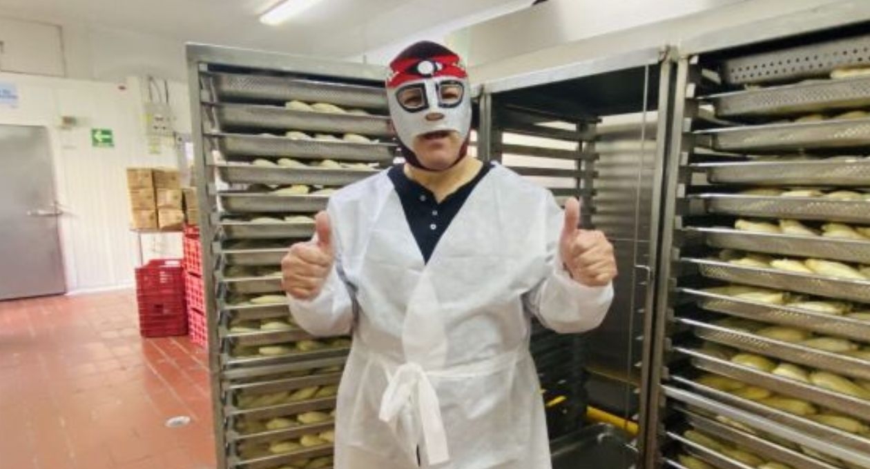 ¡Ni el sueldo del presidente! Lo que vale una máscara de luchador como la de Octagón