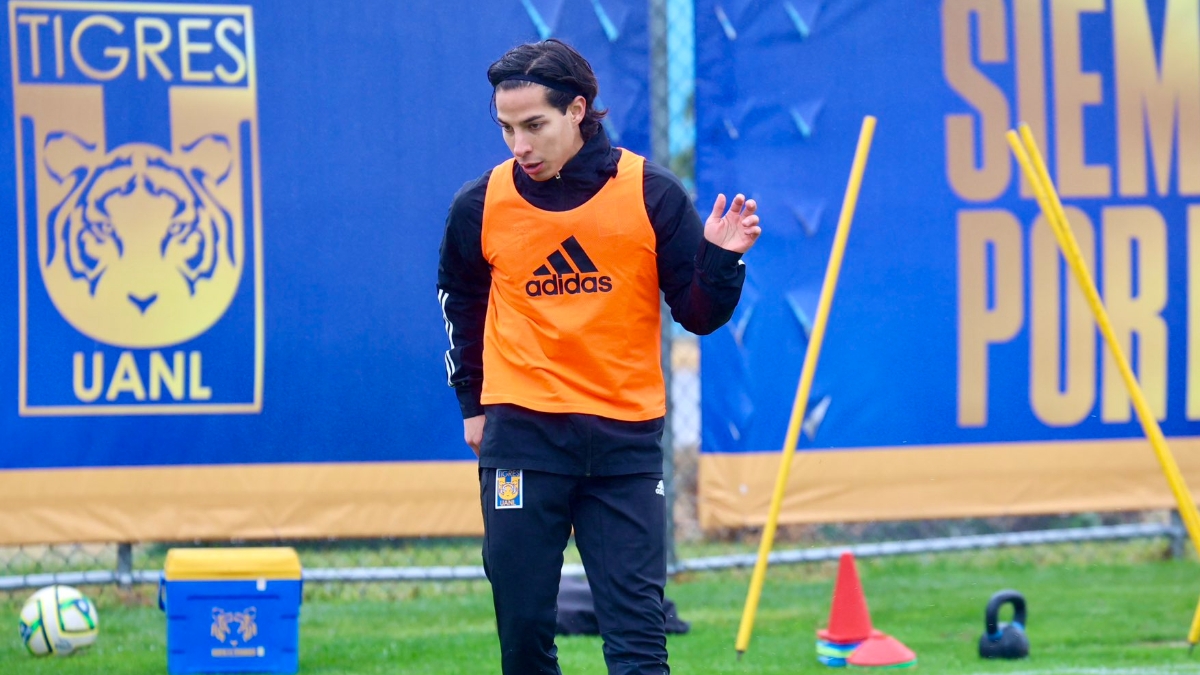 ¿Controlan su carrera? Diego Lainez se defiende de críticas: “Yo decido”