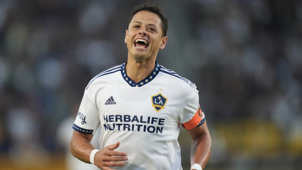 'Chicharito' asegura que es un jugador "normal" ya que sus cualidades las tiene todo el mundo