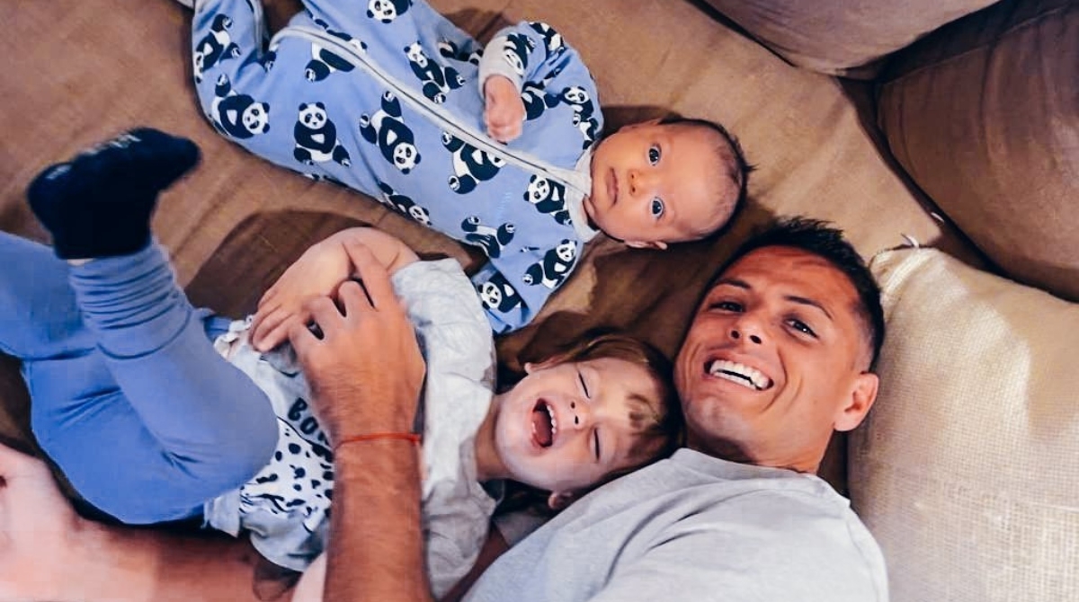 ‘Chicharito’ habla de su divorcio: “estoy viendo crecer a mis hijos por un celular”
