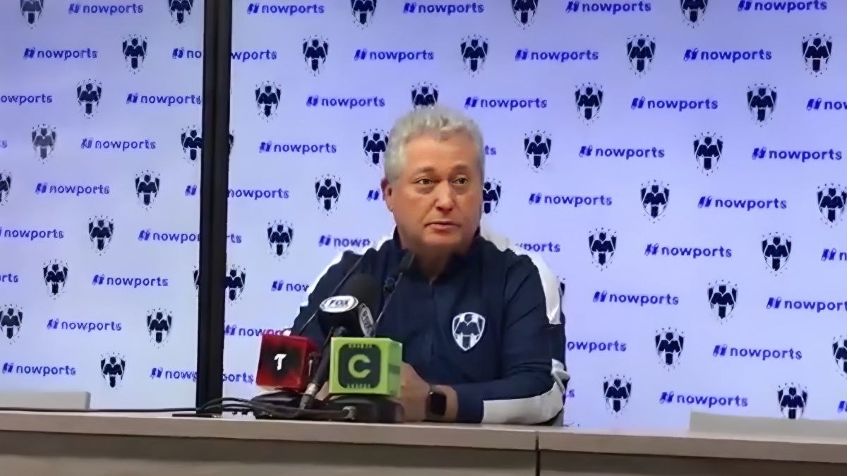 Afición explota contra Vucetich por la eliminación de Rayados: "El Rey Miedos"