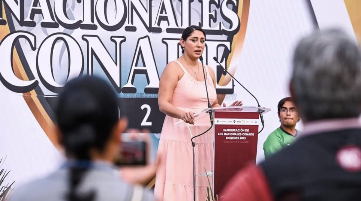 VIDEO: Maestro de ceremonias llama "con hambre" a la Conade y provoca risas