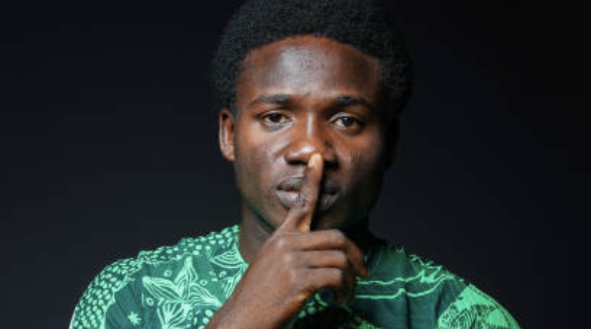 Futbolista de Nigeria inventa nombre de su equipo para jugar el Mundial Sub-20