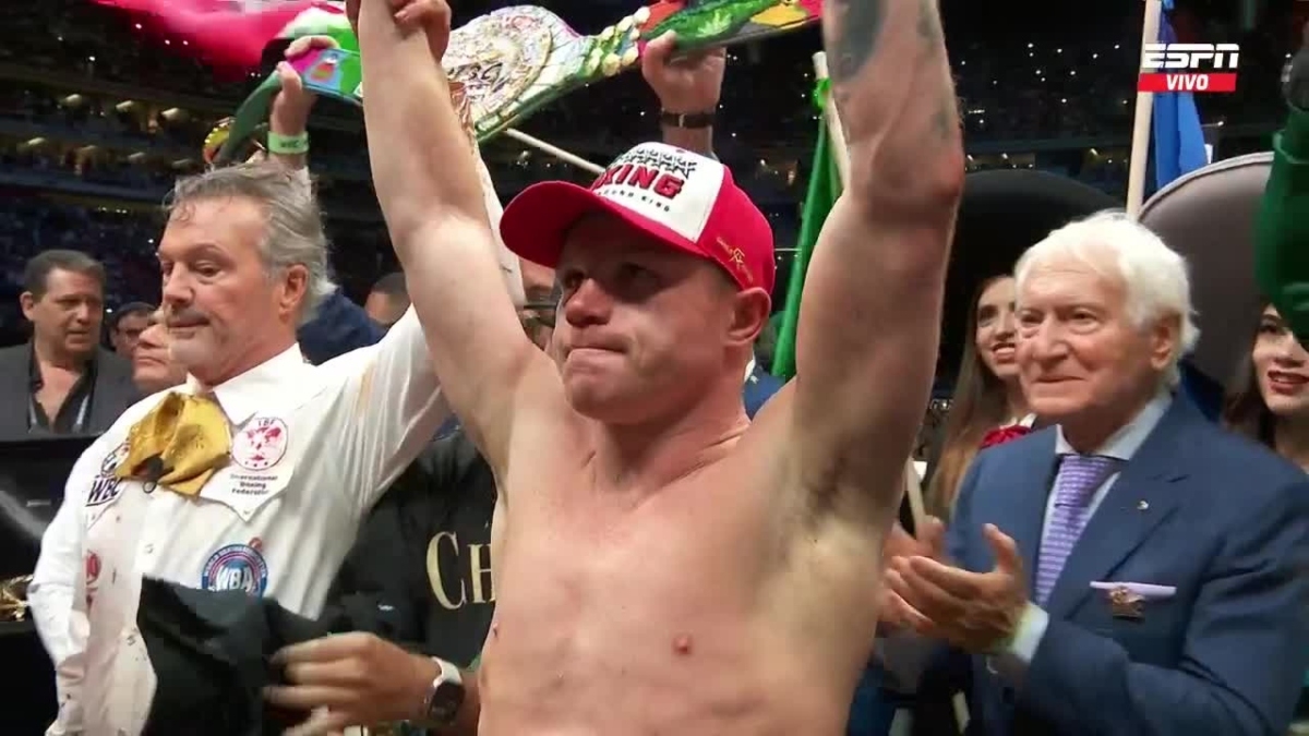 ¡Sin nocaut! ‘Canelo’ Álvarez cumple y vence a John Ryder vía decisión unánime en el Estadio Akron