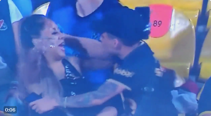 ¡Captado! Aficionado de Pumas se luce en ‘kiss cam’ en la Liga de Colombia (VIDEO)