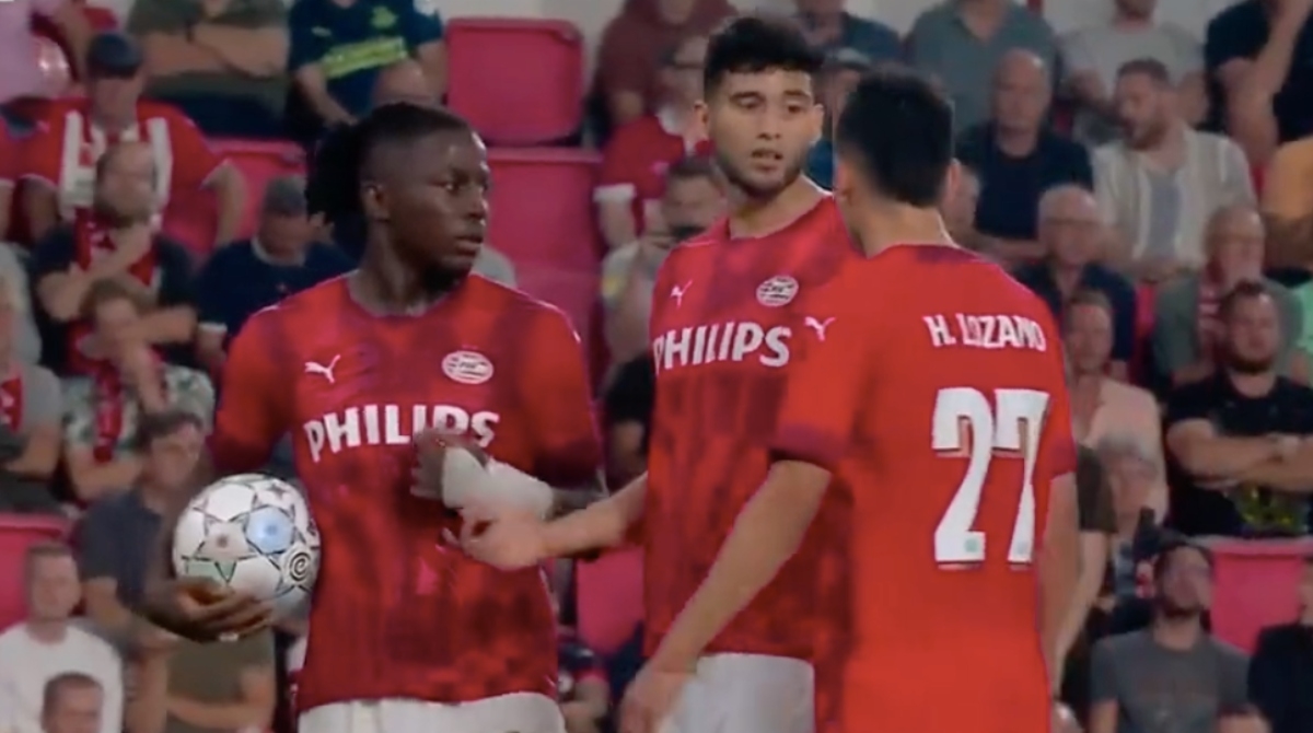 'Chucky' Lozano y Ricardo Pepi pelean en partido del PSV, ¿qué se dijeron?