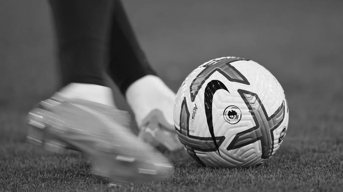 Futbolista de la Premier League fallece repentinamente y consterna a su equipo