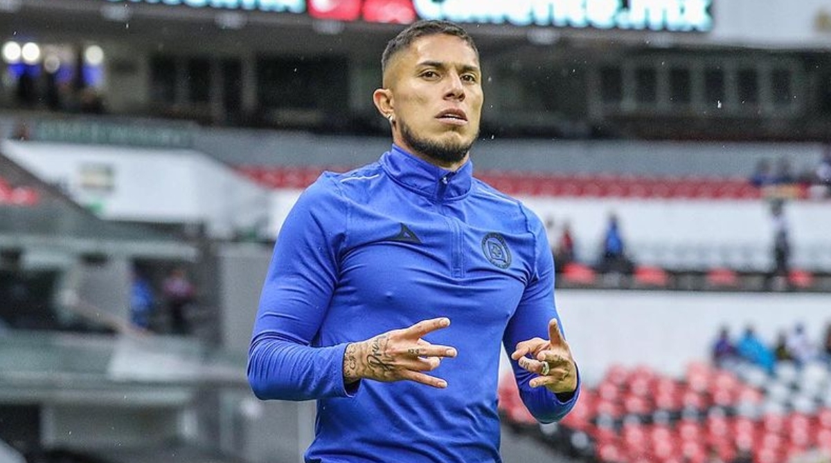Cruz Azul: Carlos Salcedo calla a 'reporfan' que lo insultó y se metió con su vida privada
