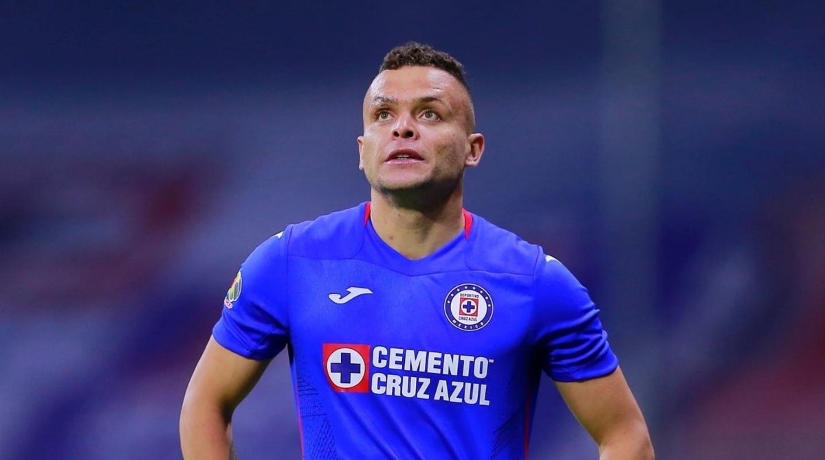 'Cabecita' Rodríguez habría preguntado por resultado del Cruz Azul en pleno partido del América