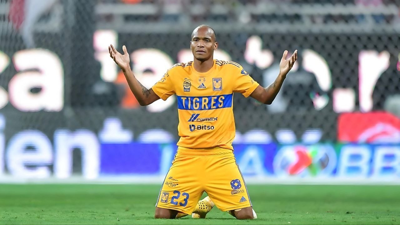 Tigres Luis Quiñones le rompe la nariz a un compañero en entrenamiento