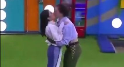 La Casa de los Famosos: Karime y Gala Montes se dan apasionado beso (VIDEO)